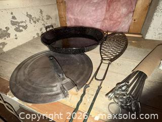 MaxSold Auction: Mixed Kitchen Appliances, Cookware & Glass Vases Lot B - Toronto (Ontario, Canada) Downsizing Online Auction - Cross Street