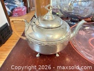 MaxSold Auction: Vintage, Depression Glass, Candle Holders and More B - Toronto (Ontario, Canada) Downsizing Online Auction - Cross Street