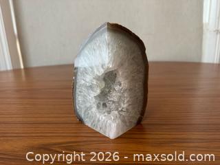 MaxSold Auction: Agate Geode Crystal  - Bowmanville (Ontario, Canada) SELLER MANAGED Reseller Online Auction - Cedar Crest Beach Road