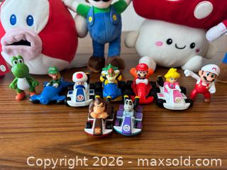 MaxSold Auction: Nintendo Super Mario Lot- comes with two 2018 Vintage Collectible Hot Wheels - Bowmanville (Ontario, Canada) SELLER MANAGED Reseller Online Auction - Cedar Crest Beach Road