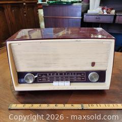 MaxSold Auction: Grundig Model 88 CA Vintage Tabletop Tube Radio (Germany) - Leeds And The Thousand Islands (Ontario, Canada) SELLER MANAGED Downsizing Online Auction - Prince Street