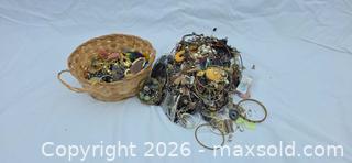 MaxSold Auction: Mixed costume jewelry lot — bracelets, earrings, necklaces, brooches - San Jose (California, USA) SELLER MANAGED Downsizing Online Auction - North 24th Street