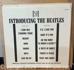 MaxSold Auction: Beatles - Introducing The Beatles - VJ 1062 - Toronto (Ontario, Canada) SELLER MANAGED Downsizing Online Auction - Yonge Boulevard