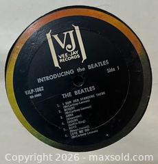 MaxSold Auction: Beatles - Introducing The Beatles - VJ 1062 - Toronto (Ontario, Canada) SELLER MANAGED Downsizing Online Auction - Yonge Boulevard