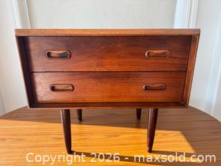 MaxSold Auction: Antique MCM Nightstand  - Clarington (Ontario, Canada) SELLER MANAGED Reseller Online Auction -  Cedar Crest Beach Road