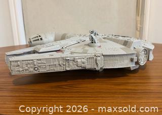 MaxSold Auction: Star Wars Hasbro Millennium Falcon Smugglers Run - Clarington (Ontario, Canada) SELLER MANAGED Reseller Online Auction -  Cedar Crest Beach Road