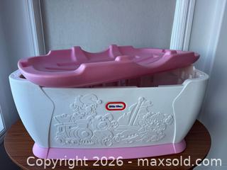 MaxSold Auction: Vintage Little Tikes Pink Toy Bin Made in U.S.A - Clarington (Ontario, Canada) SELLER MANAGED Reseller Online Auction -  Cedar Crest Beach Road