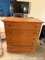 MaxSold Auction: 5-Drawer Oak Veneer Dresser with Compartmentalized Drawers -jh - Maple Ridge (British Columbia, Canada) PARTNER MANAGED Estate Sale Online Auction - 203 Street (STORAGE)