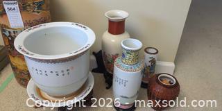 MaxSold Auction: Chinese Hand-Painted Porcelain & Ceramic Vases - Victoria (British Columbia, Canada) PARTNER MANAGED Moving Online Auction - Slater Street (CONDO)