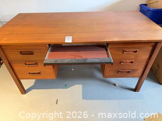 MaxSold Auction: Mid-Century Modern Teak-Tone MDF Double-Pedestal Desk - Victoria (British Columbia, Canada) PARTNER MANAGED Moving Online Auction - Slater Street (CONDO)