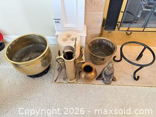 MaxSold Auction: Mixed Brass/Metal Fireplace & Decorative Accessories Lot (8 pcs) - Victoria (British Columbia, Canada) PARTNER MANAGED Moving Online Auction - Slater Street (CONDO)