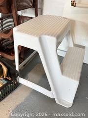 MaxSold Auction: Stackable Plastic Tower Organizer and more - Victoria (British Columbia, Canada) PARTNER MANAGED Moving Online Auction - Slater Street (CONDO)