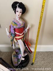 MaxSold Auction: Vintage Asian/Japanese Decorative Items - Victoria (British Columbia, Canada) PARTNER MANAGED Moving Online Auction - Slater Street (CONDO)