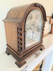 MaxSold Auction: Wood Mantel/Shelf Clock (Unknown Maker) with Key - Victoria (British Columbia, Canada) PARTNER MANAGED Moving Online Auction - Slater Street (CONDO)