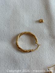 MaxSold Auction: Gold Earrings A - London (Ontario, Canada) PARTNER MANAGED Moving Online Auction -  Northumberland Road (CONDO)