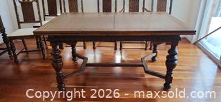 MaxSold Auction: Oak Dining Table. D - London (Ontario, Canada) PARTNER MANAGED Moving Online Auction -  Northumberland Road (CONDO)