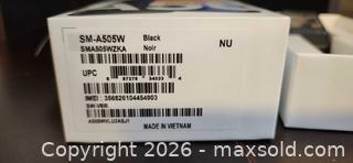 MaxSold Auction: Samsung Phone. A - London (Ontario, Canada) PARTNER MANAGED Moving Online Auction -  Northumberland Road (CONDO)