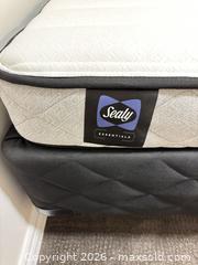 MaxSold Auction: Twin Bed - London (Ontario, Canada) PARTNER MANAGED Moving Online Auction -  Northumberland Road (CONDO)