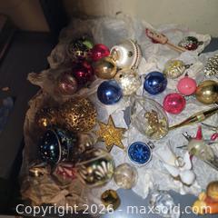 MaxSold Auction: Assorted Vintage & Handmade Multicolor Glass, Fabric, Ceramic Ornaments - Wellesley (Massachusetts, USA) PARTNER MANAGED Downsizing Online Auction - Mayo Road
