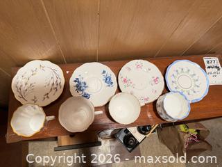 MaxSold Auction: Bone China Tea Set, 7–12 Pieces, Mixed Makers & Patterns - Wellesley (Massachusetts, USA) PARTNER MANAGED Downsizing Online Auction - Mayo Road