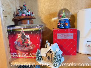 MaxSold Auction: Holiday Christmas Village House Musical, Snow Globe Music Box - Wellesley (Massachusetts, USA) PARTNER MANAGED Downsizing Online Auction - Mayo Road