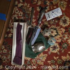 MaxSold Auction: Silver Lot: Pie Servers, Creamer, Decorative Pieces & Flatware - Wellesley (Massachusetts, USA) PARTNER MANAGED Downsizing Online Auction - Mayo Road