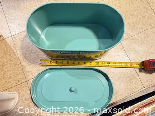 MaxSold Auction: Wrapping Paper & Supplies Set with Baskets, Bows, Tin - Wellesley (Massachusetts, USA) PARTNER MANAGED Downsizing Online Auction - Mayo Road