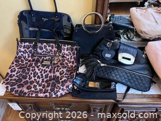 MaxSold Auction: Assorted Genuine, fabric and Faux Leather Purses B - Kitchener (Ontario, Canada) Estate Sale Online Auction - Fischer-Hallman Road