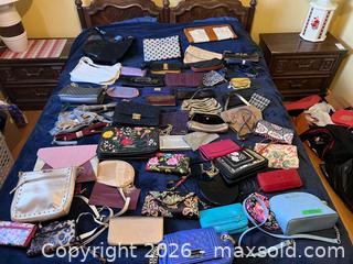 MaxSold Auction: Assorted Handbags & Purses, Mixed Brands B - Kitchener (Ontario, Canada) Estate Sale Online Auction - Fischer-Hallman Road