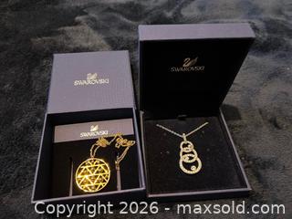 MaxSold Auction: Swarovski Necklace with Swarovski Crystal Accents A - Kitchener (Ontario, Canada) Estate Sale Online Auction - Fischer-Hallman Road