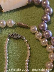 MaxSold Auction: 8 Assorted Faux?  Pearl Necklace  lot.  Jewelry. - Burnaby (British Columbia, Canada) SELLER MANAGED Downsizing Online Auction - Claude Avenue