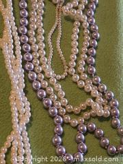 MaxSold Auction: 8 Assorted Faux?  Pearl Necklace  lot.  Jewelry. - Burnaby (British Columbia, Canada) SELLER MANAGED Downsizing Online Auction - Claude Avenue