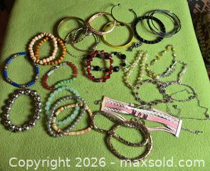 MaxSold Auction: Bracelet Lot.  Jewelry. - Burnaby (British Columbia, Canada) SELLER MANAGED Downsizing Online Auction - Claude Avenue