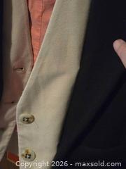 MaxSold Auction: Cartioneer Womens blazer - Burnaby (British Columbia, Canada) SELLER MANAGED Downsizing Online Auction - Claude Avenue