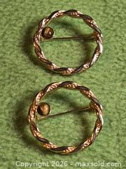 MaxSold Auction: Jewelry.   2 Gold tone Brooches with tiger eye cabuchon - Burnaby (British Columbia, Canada) SELLER MANAGED Downsizing Online Auction - Claude Avenue