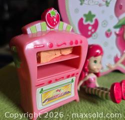 MaxSold Auction: Strawberry Shortcake Lot - Burnaby (British Columbia, Canada) SELLER MANAGED Downsizing Online Auction - Claude Avenue