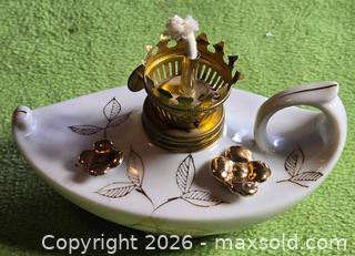 MaxSold Auction: Vintage ceramic genie oil lamp - Burnaby (British Columbia, Canada) SELLER MANAGED Downsizing Online Auction - Claude Avenue