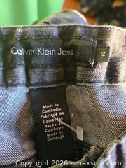 MaxSold Auction: Women's Jeans lot. Six pairs.    (Size 11/12/13  or 30-31 waist) - Burnaby (British Columbia, Canada) SELLER MANAGED Downsizing Online Auction - Claude Avenue