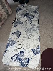 MaxSold Auction: Butterfly Print Office Chair Cover, Elastic Fit - Sarnia (Ontario, Canada) PARTNER MANAGED Downsizing Online Auction -  Palmerston Street