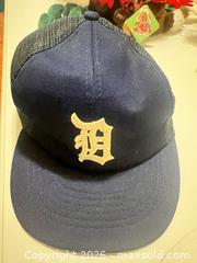MaxSold Auction: Detroit Tigers & Toronto Blue Jays Snapback Baseball Caps (2) - Sarnia (Ontario, Canada) PARTNER MANAGED Downsizing Online Auction -  Palmerston Street