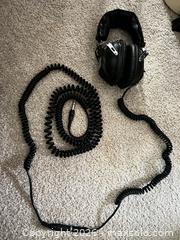 MaxSold Auction: Futura 563-544 Closed-Back Over-Ear Headphones, Black - Sarnia (Ontario, Canada) PARTNER MANAGED Downsizing Online Auction -  Palmerston Street