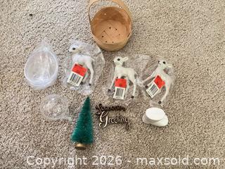 MaxSold Auction: Mixed Lot: Clear Plastic Tree and Animal Figurines - Sarnia (Ontario, Canada) PARTNER MANAGED Downsizing Online Auction -  Palmerston Street