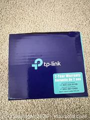 MaxSold Auction: TP?Link RE305 AC1200 Wi?Fi Range Extender (Wall?Plug) - Sarnia (Ontario, Canada) PARTNER MANAGED Downsizing Online Auction -  Palmerston Street