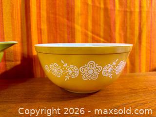 MaxSold Auction: Vintage PYREX Mixing Bowls - Hamilton (Ontario, Canada) SELLER MANAGED Estate Sale Online Auction - Gertrude Street