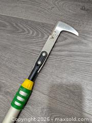 MaxSold Auction: Lee Valley Long-Handled Telescoping Sidewalk Crack Weeder - Cobourg (Ontario, Canada) SELLER MANAGED Moving Online Auction - Burnham Street