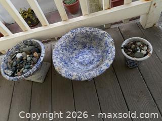 MaxSold Auction: 2 Blue & White Pedestal Bowl/Planter/Urn & Small Planter - Includes Beach Rocks  - Oxnard (California, USA) PARTNER MANAGED Estate Sale Online Auction - West Fifth Street