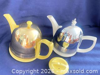 MaxSold Auction: 2 VTG Hall China Forman Family Cozy Teapots - Oxnard (California, USA) PARTNER MANAGED Estate Sale Online Auction - West Fifth Street