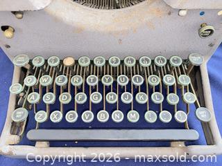 MaxSold Auction: Antique Royal Typewriter  - Oxnard (California, USA) PARTNER MANAGED Estate Sale Online Auction - West Fifth Street