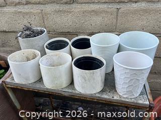 MaxSold Auction: Assorted Ceramic Pots - Oxnard (California, USA) PARTNER MANAGED Estate Sale Online Auction - West Fifth Street