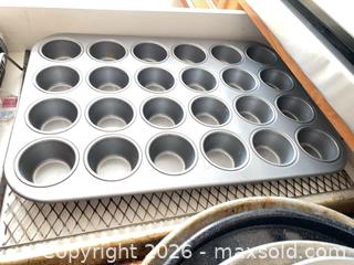 MaxSold Auction: Bakeware! Pans and More - Oxnard (California, USA) PARTNER MANAGED Estate Sale Online Auction - West Fifth Street